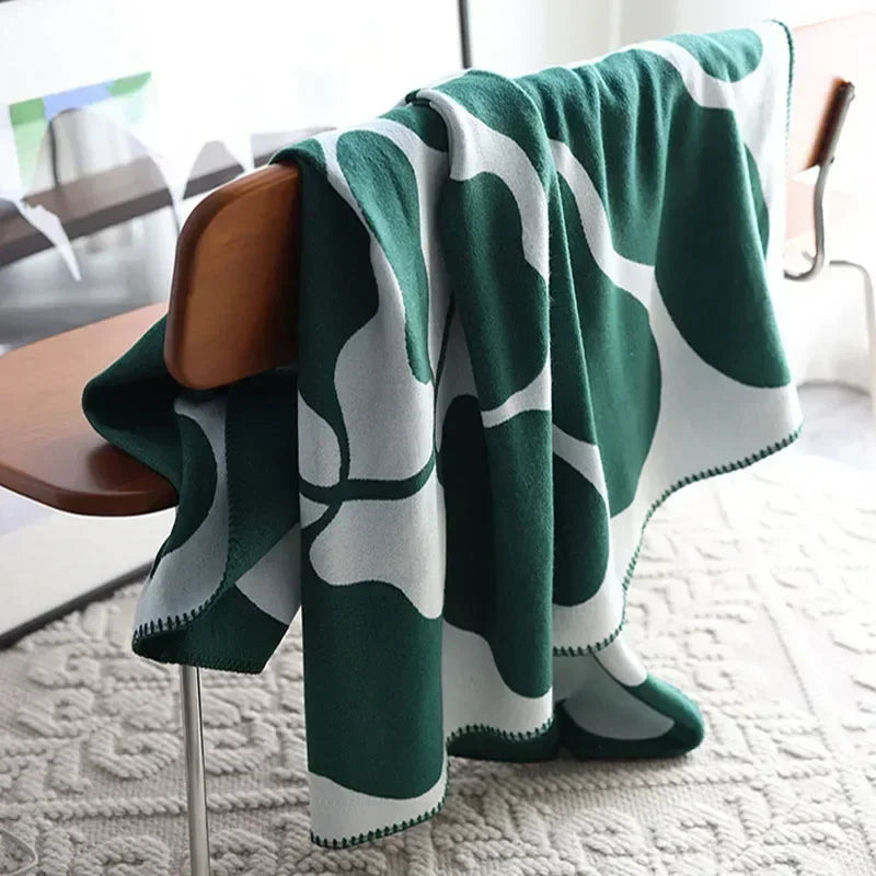 Jacquard Throw Blanket in Faux Cashmere – Cozy Nordic Style Couch Cover & Bedspread – Green