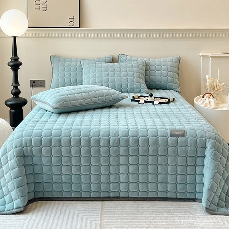 Soft and Elegant Bedspread with Modern Square Pattern – Blue