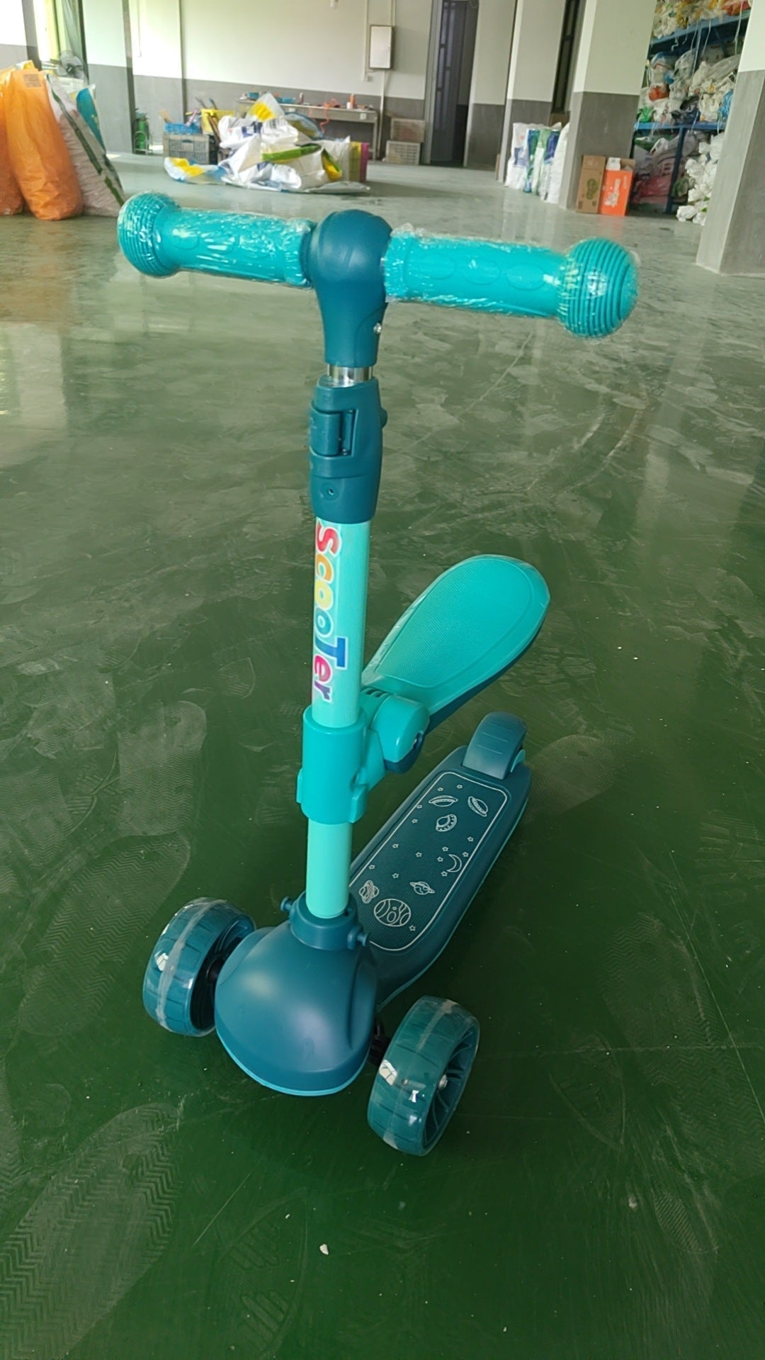 Height-Adjustable Scooter for Kids – Peacock Green