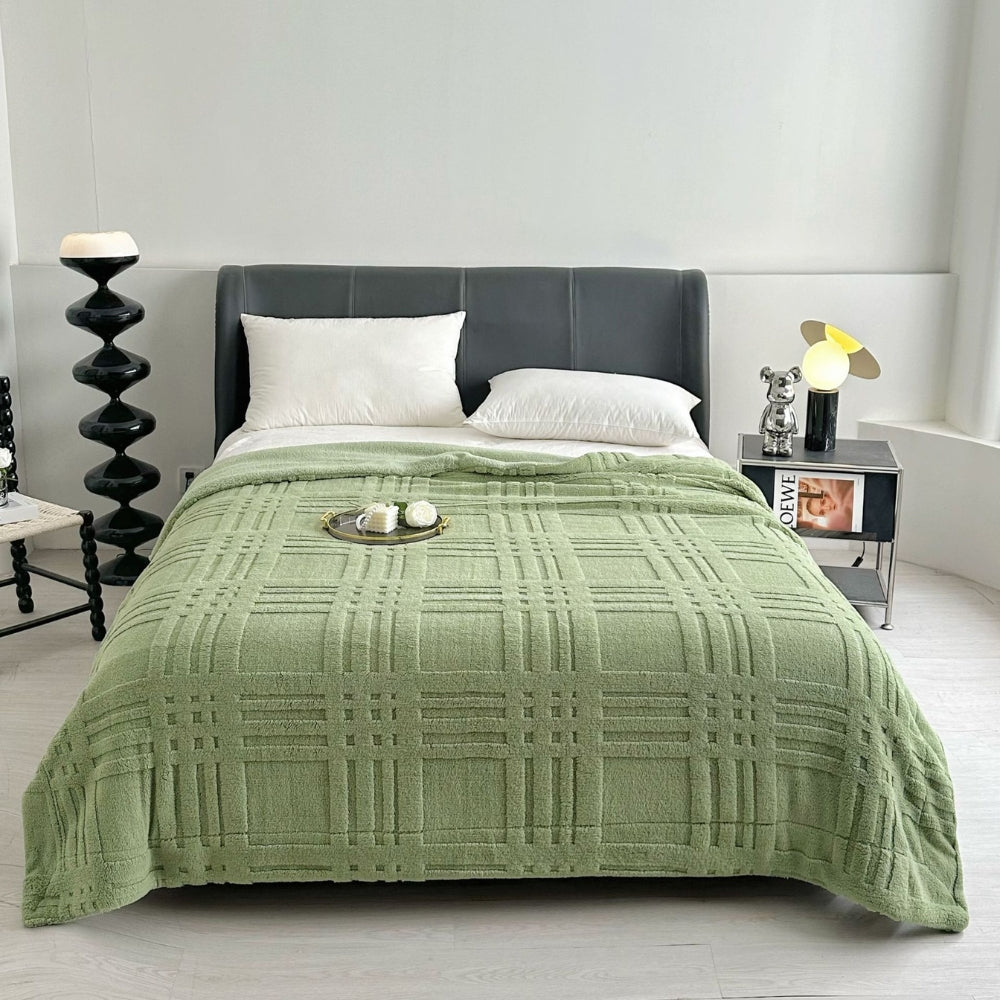 Elegant Textured Winter Blanket for Ultimate Comfort – Olive Green