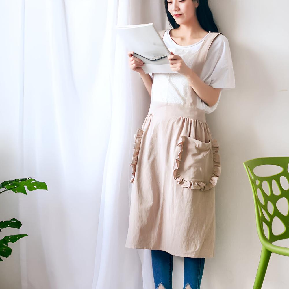 Elegant Ruffled Apron with Practical Pockets – Cream