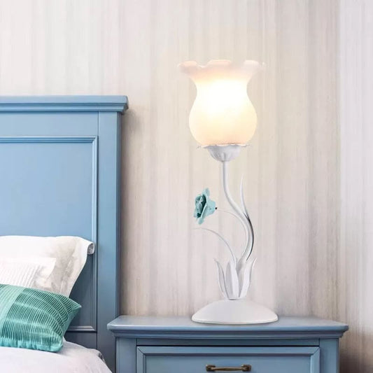 Flower-Themed Table Lamp for Bedroom Decoration – White