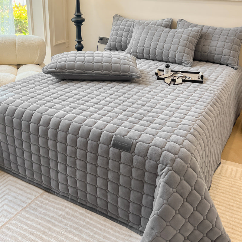 Soft and Elegant Bedspread with Modern Square Pattern – Gray