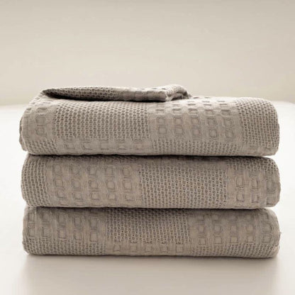 Waffle Blanket in 100% Organic Cotton – Elegant and Breathable Design – Light Gray