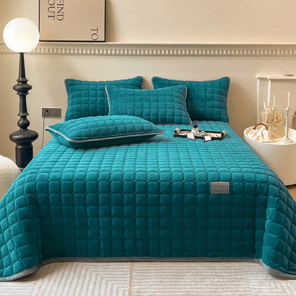Soft and Elegant Bedspread with Modern Square Pattern