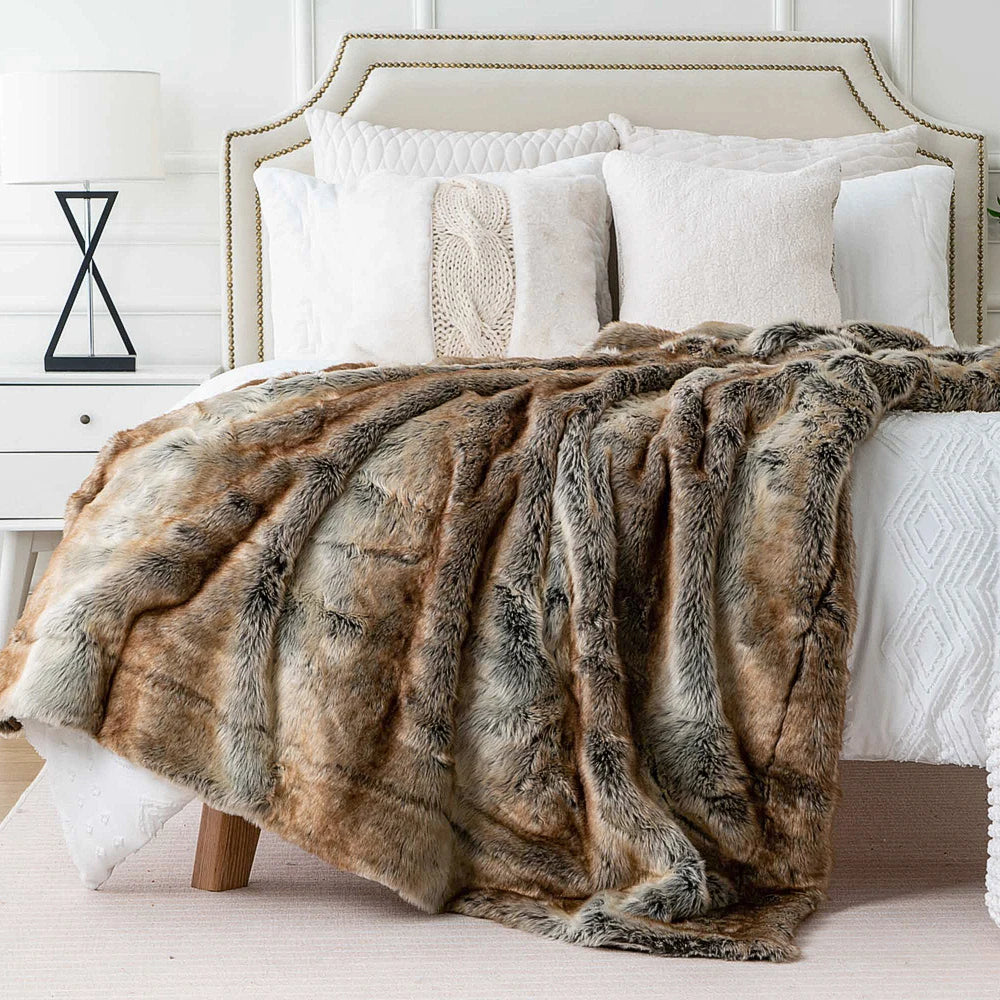 Cozy and Warm Faux Fur Blanket