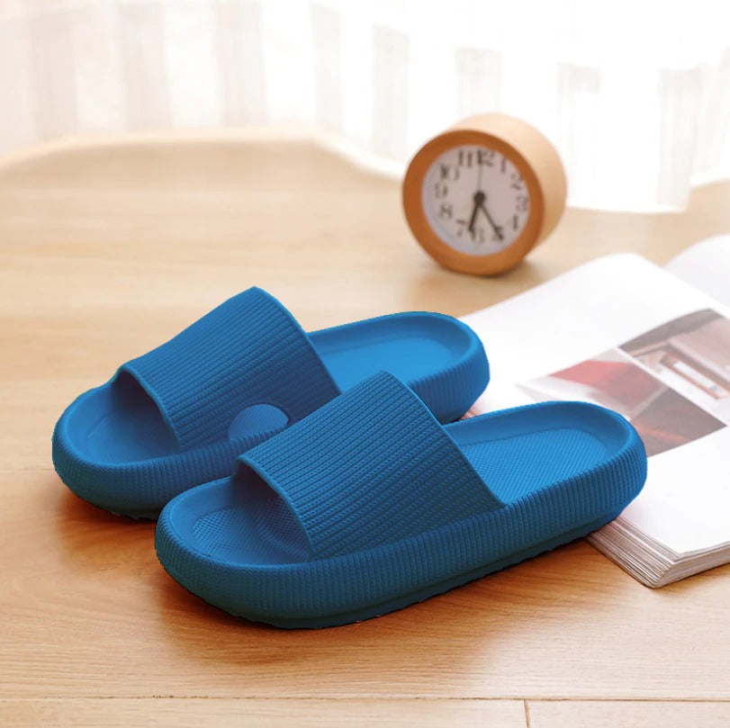 Cloud-Like Slippers for Comfort – Blue