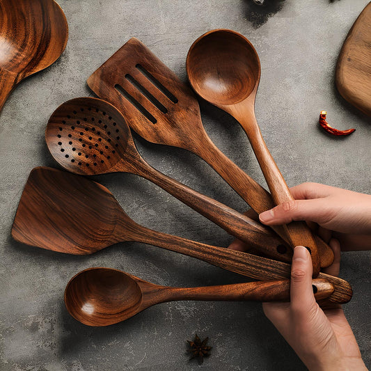 5-Piece Kitchen Utensil Set in Natural Teak – Scratch Resistant & Heat Safe – Beige