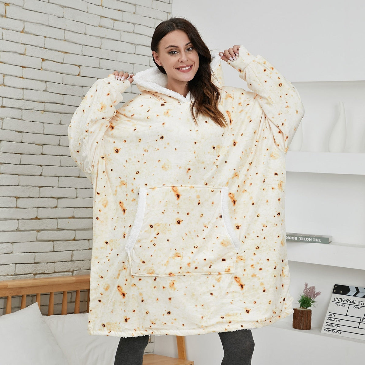Soft Fleece and Wool Hooded Blanket for Home Comfort and Warmth – Crepe
