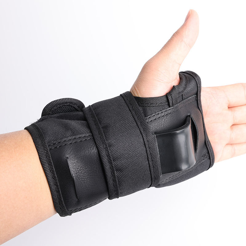 Adjustable Wrist Guards for Enhanced Protection – Green