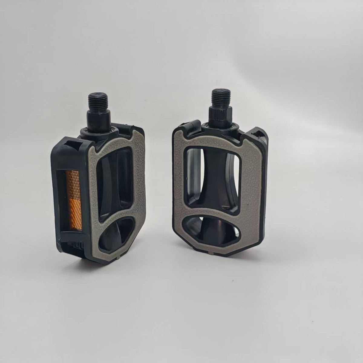 Platform Pedals with Adjustable Features – Black