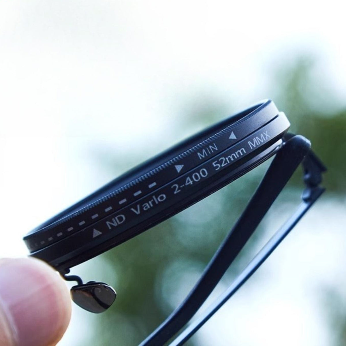 Polarized Sunglasses for Men and Women – Retro Style with Adjustable Light Filter