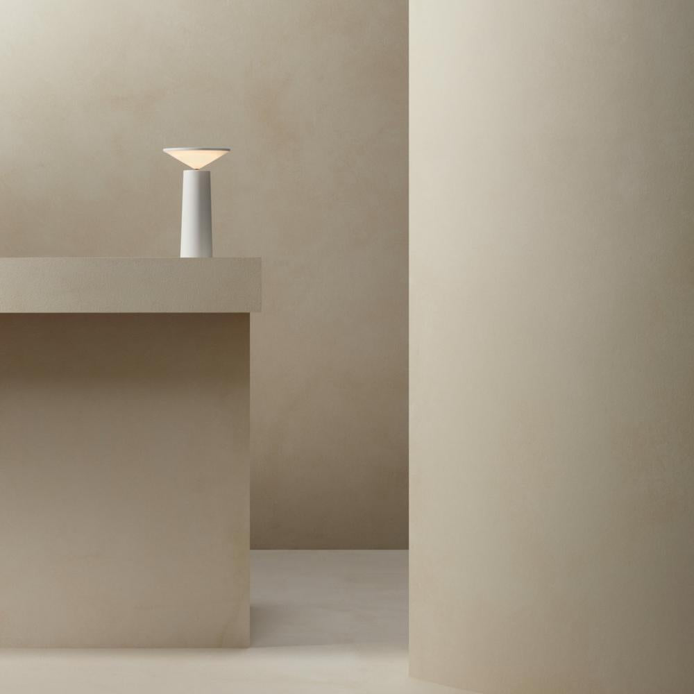 LumaSphere Portable Smart Lamp – Your Adaptive Lighting Companion