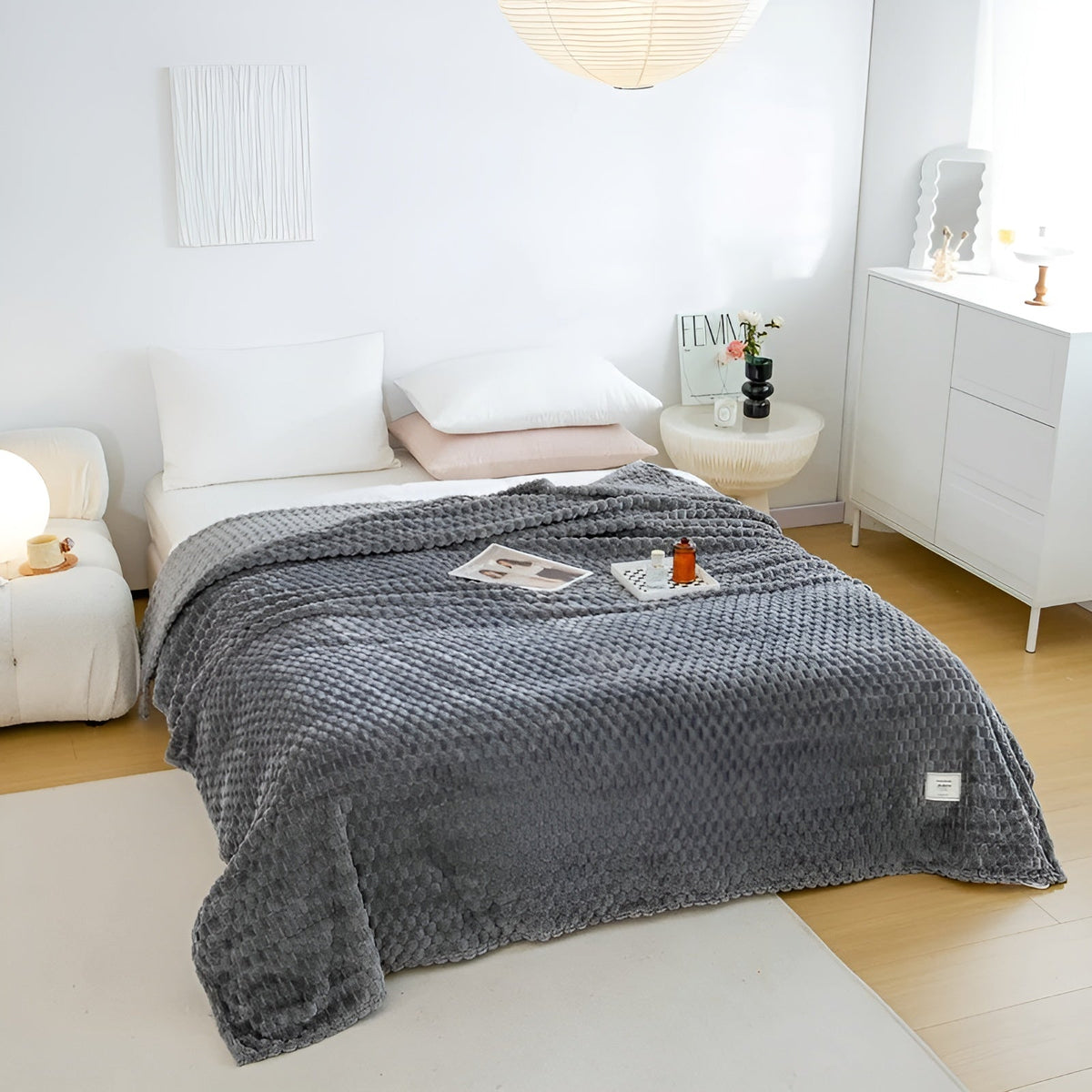 Super Soft and Warm Blanket for Couch and Bed