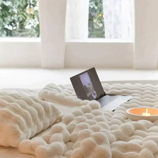 Plush Luxury Blanket for Cozy Warmth and Comfort