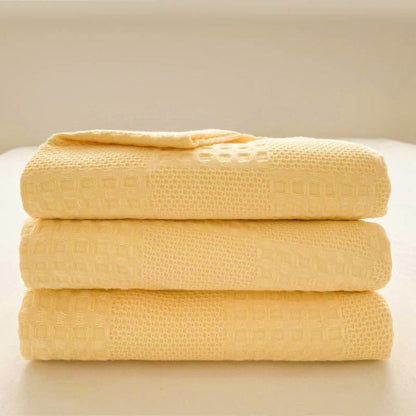 Waffle Blanket in 100% Organic Cotton – Elegant and Breathable Design – Yellow