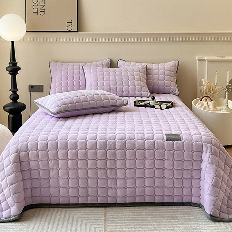 Soft and Elegant Bedspread with Modern Square Pattern – Purple