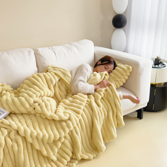 Cozy Blanket for Cold Winter Evenings - Warmth and Comfort – Mustard