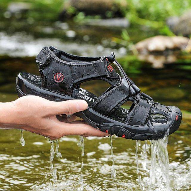 Adventure-Ready Closed-Toe Outdoor Sandals – Black