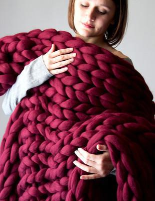 Cozy Thick Knit Throw Blanket – red